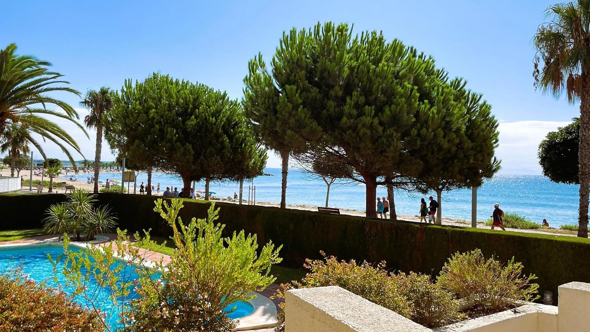 Dorado Frente Playa Cambrils location